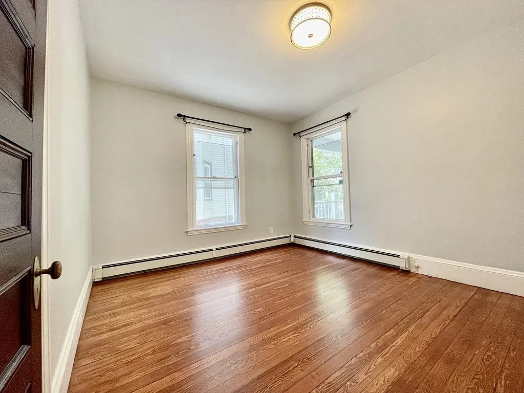 4 bed, 1 bath apartment for rent at 46 Dana St Unit A, Mid Cambridge — photo 4 of 10