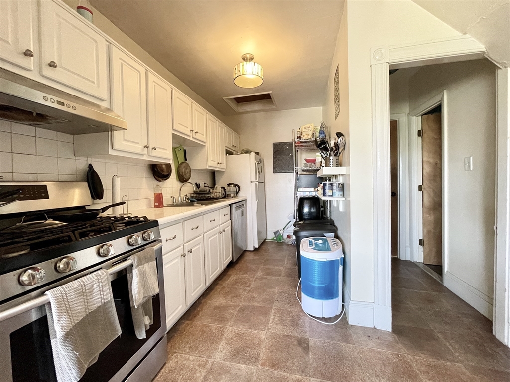 4 bed, 1 bath apartment for rent at 46 Dana St Unit C, Harvard Square — photo 1 of 12