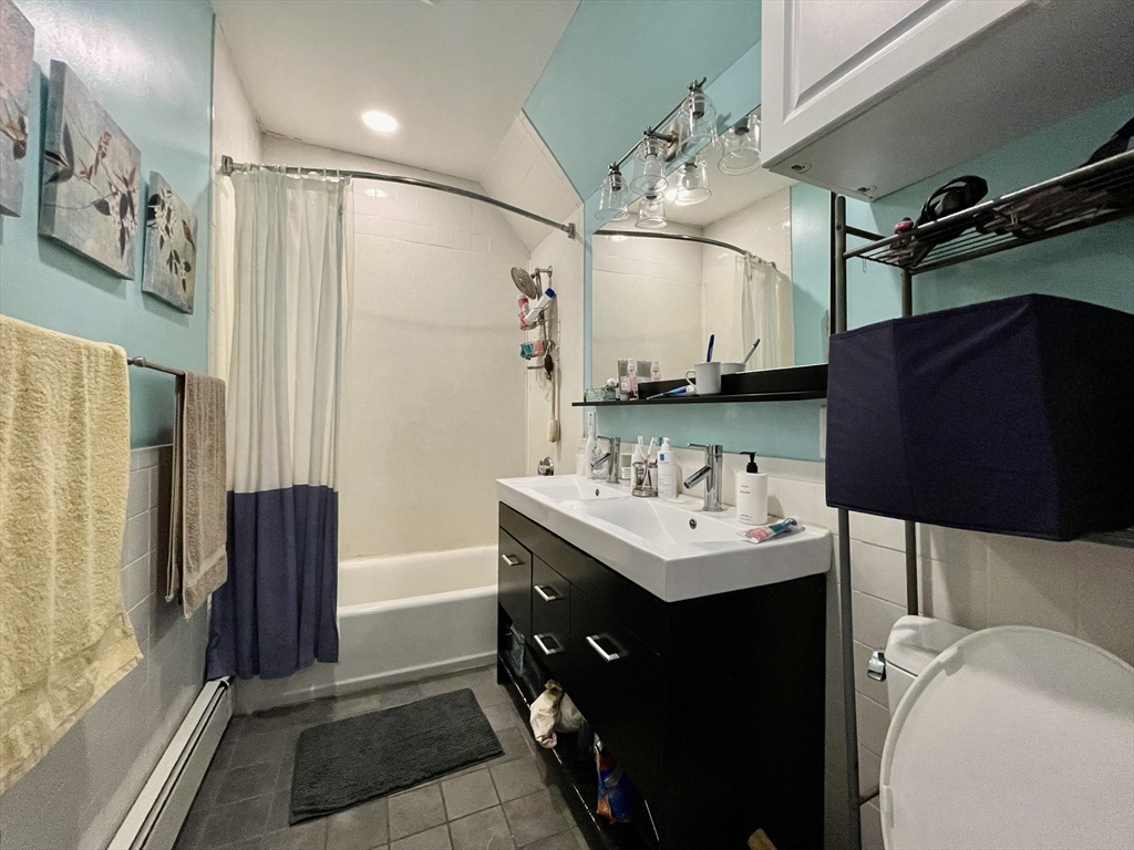 4 bed, 1 bath apartment for rent at 46 Dana St Unit C, Harvard Square — photo 5 of 12