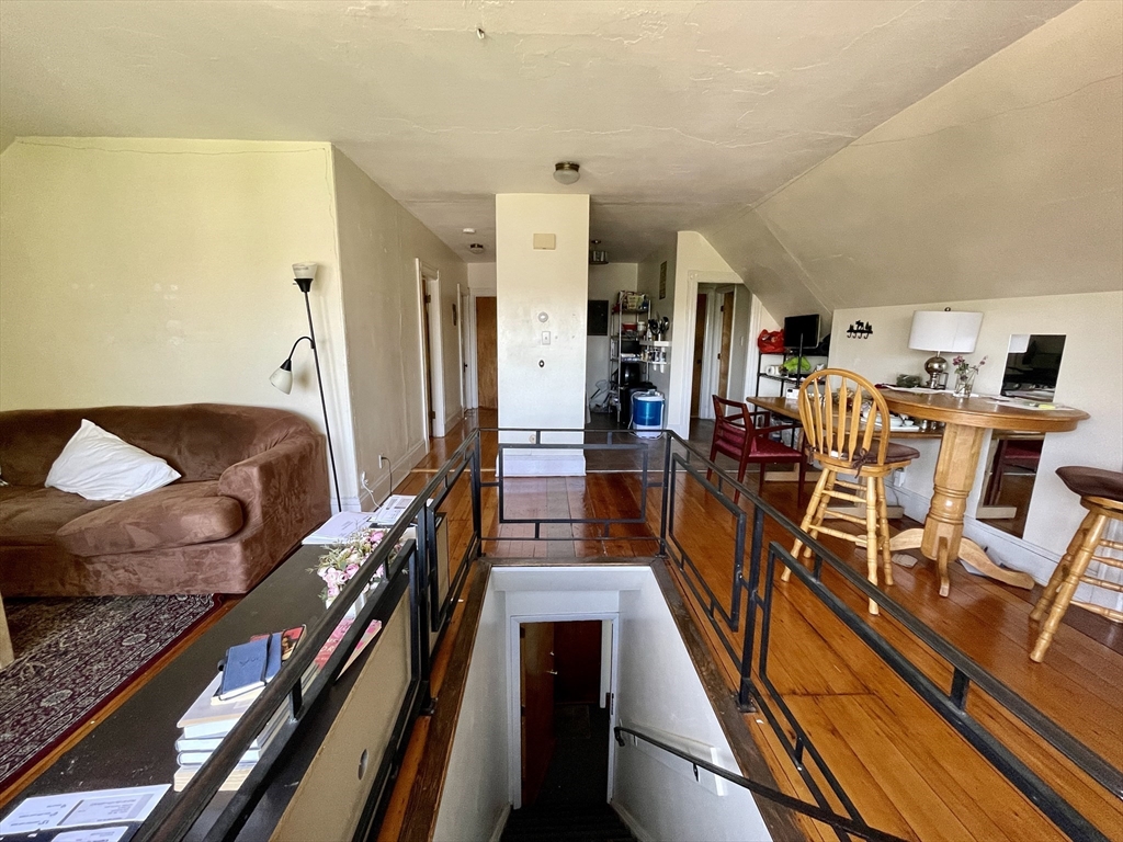4 bed, 1 bath apartment for rent at 46 Dana St Unit C, Harvard Square — photo 3 of 12