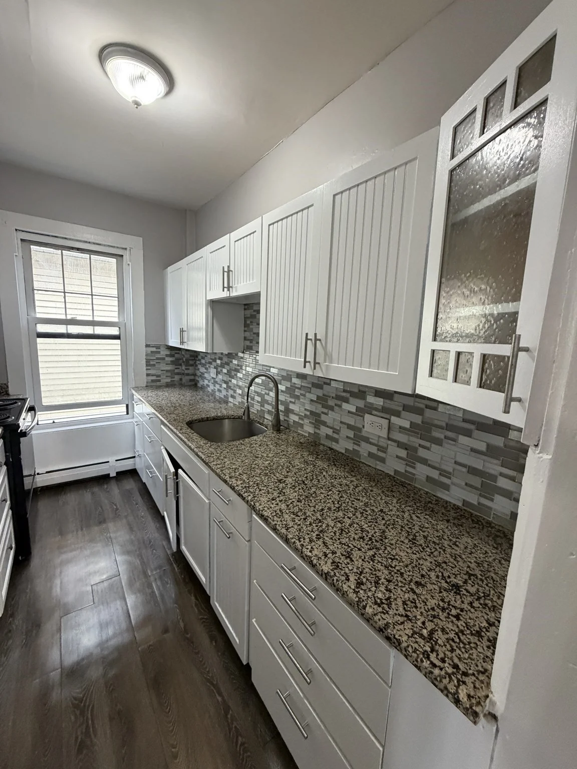 3 bed, 1 bath apartment for rent at 46 Dorchester St Unit 2, South Lawrence — photo 3 of 28