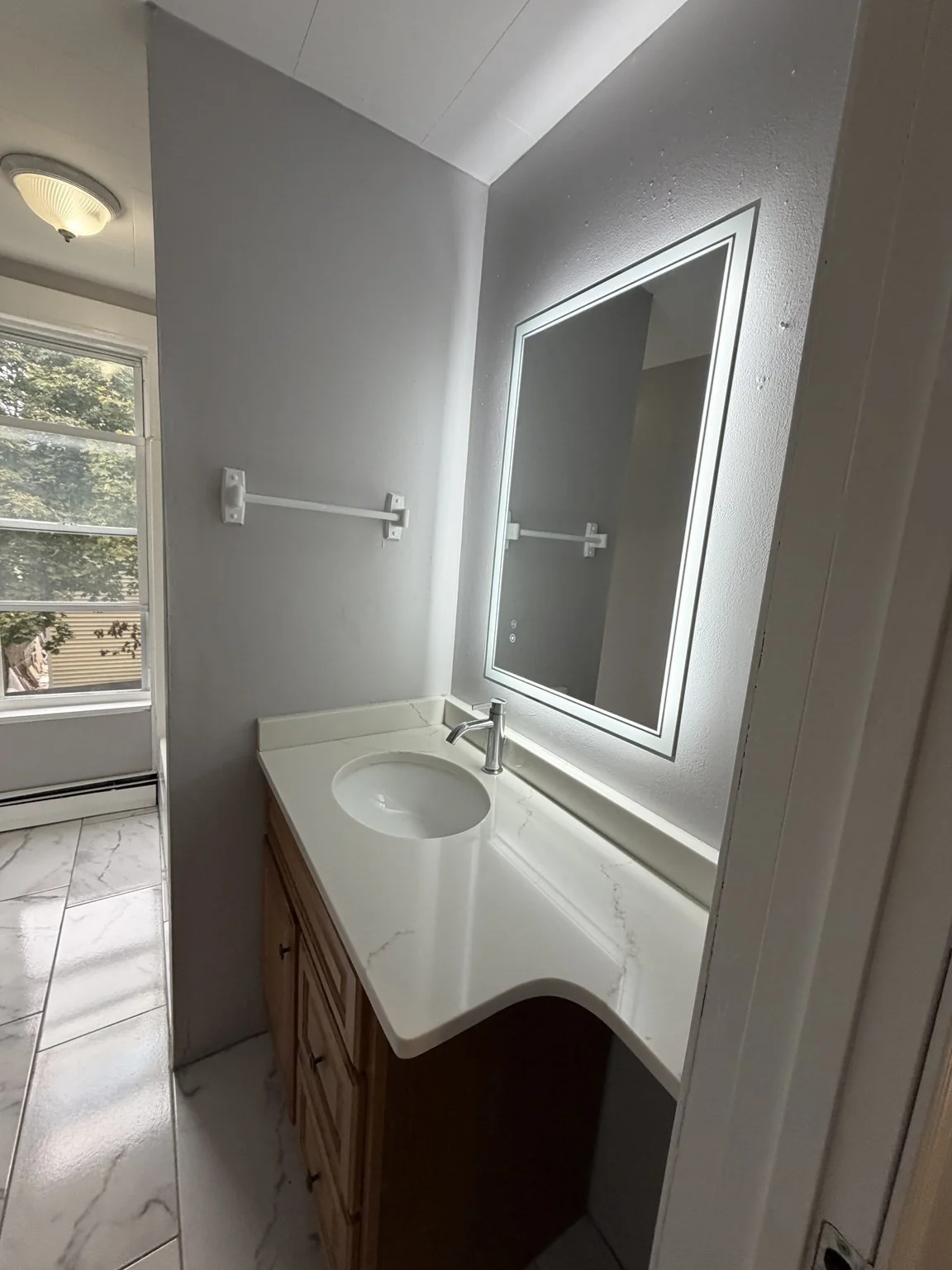 3 bed, 1 bath apartment for rent at 46 Dorchester St Unit 2, South Lawrence — photo 6 of 28