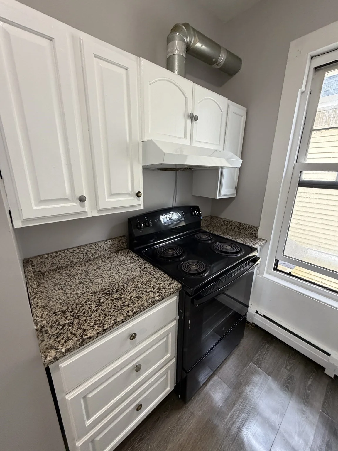 3 bed, 1 bath apartment for rent at 46 Dorchester St Unit 2, South Lawrence — photo 2 of 28