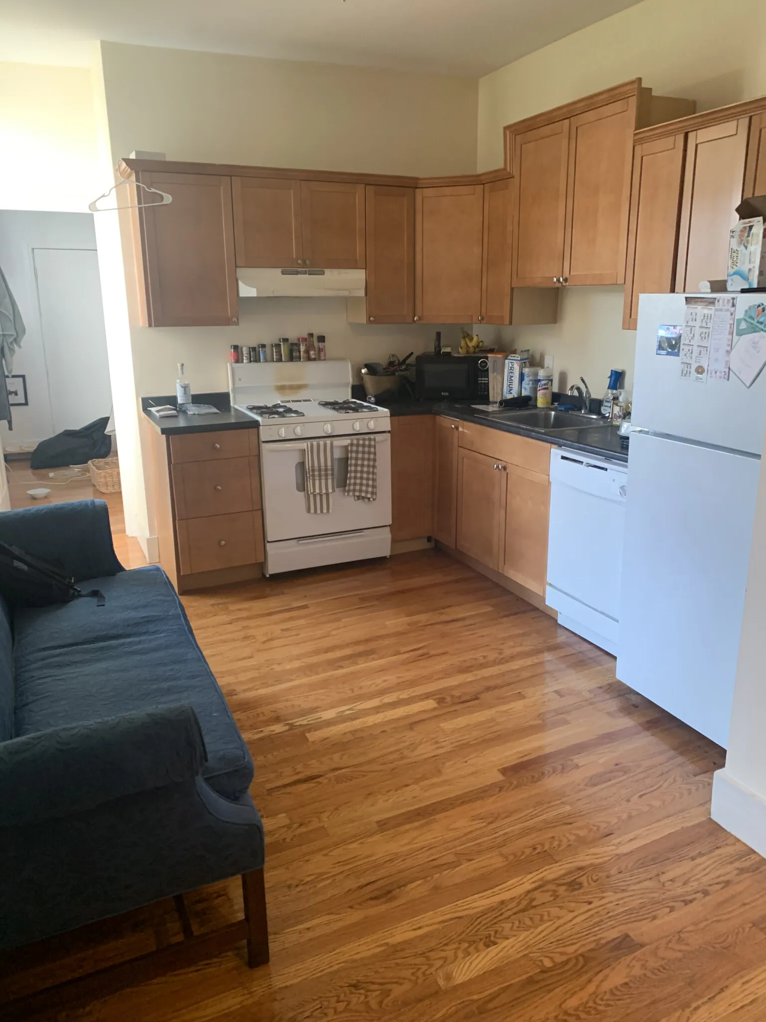 2 bed, 1 bath apartment for rent at 46 Florence St Unit 1, East Somerville