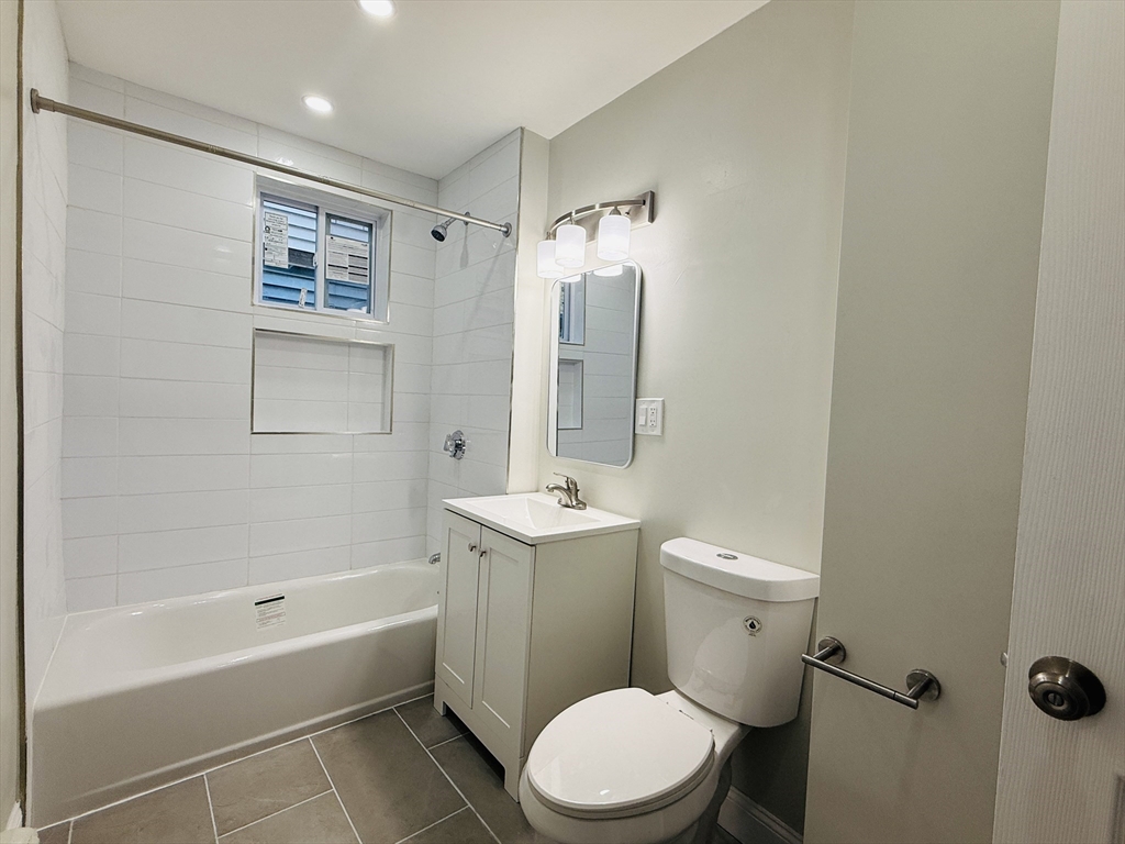 3 bed, 2 bath apartment for rent at 46 Floyd St Unit 1, Dorchester — photo 16 of 23