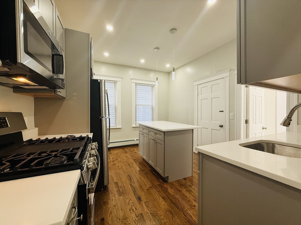 3 bed, 2 bath apartment for rent at 46 Floyd St Unit 1, Dorchester — photo 8 of 23