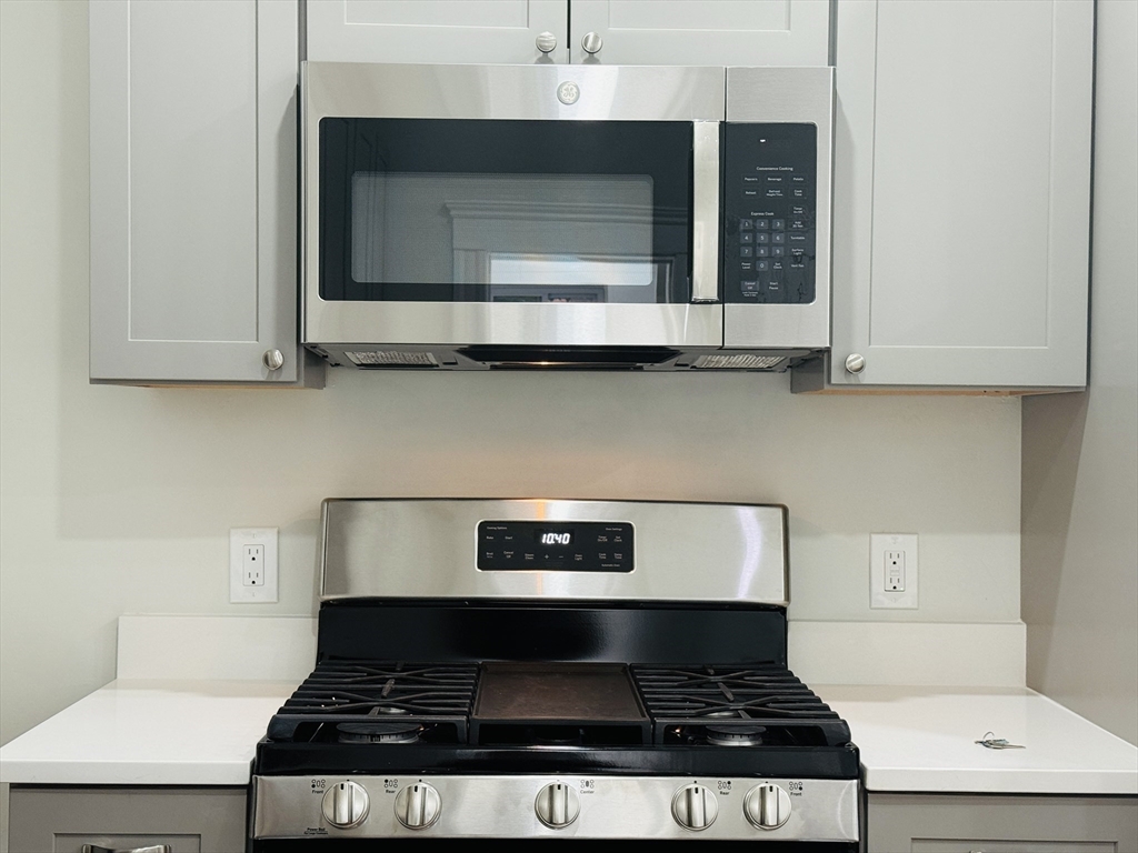 3 bed, 2 bath apartment for rent at 46 Floyd St Unit 1, Dorchester — photo 9 of 23