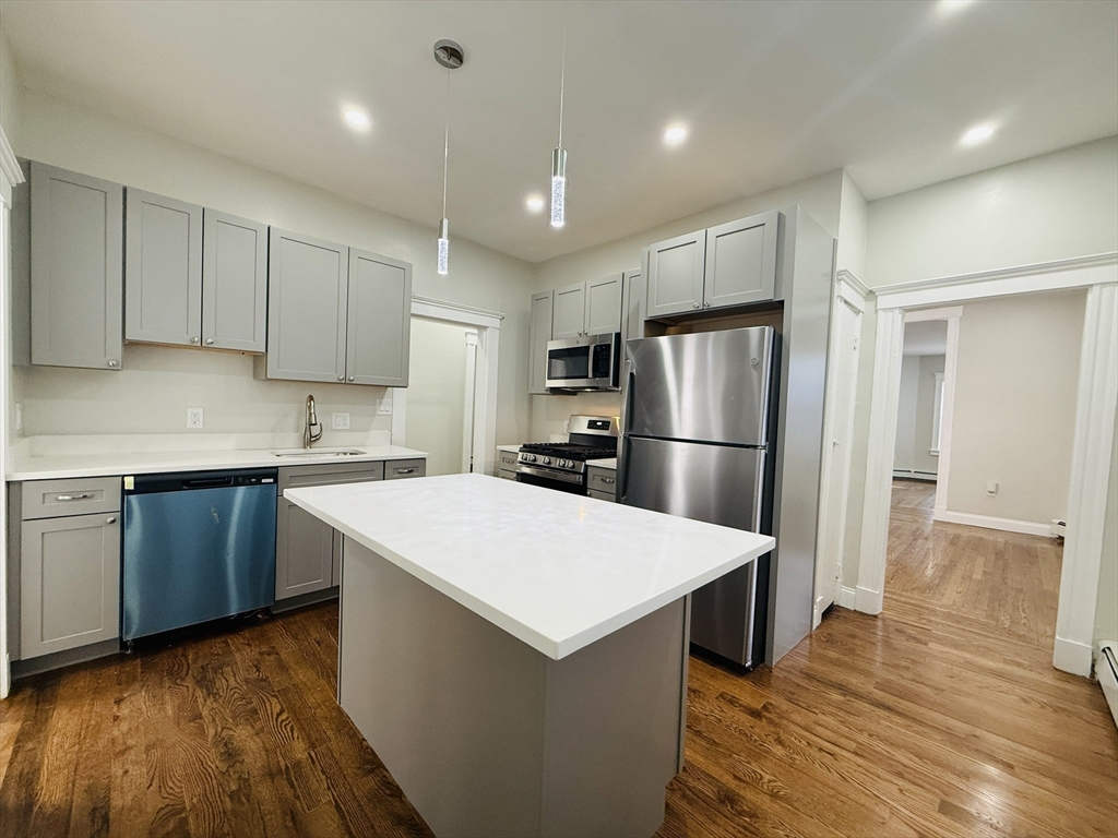 3 bed, 2 bath apartment for rent at 46 Floyd St Unit 1, Dorchester — photo 6 of 23