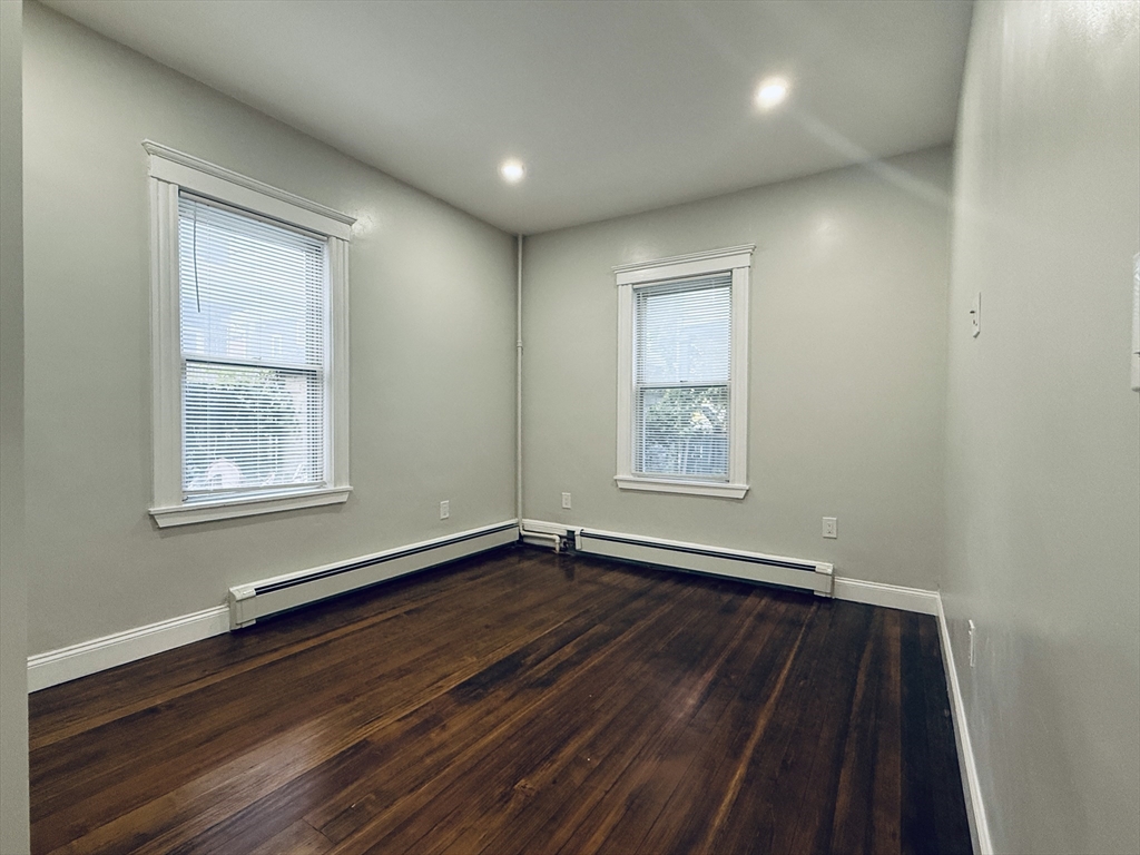 3 bed, 2 bath apartment for rent at 46 Floyd St Unit 1, Dorchester — photo 20 of 23