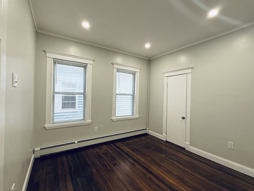 3 bed, 2 bath apartment for rent at 46 Floyd St Unit 1, Dorchester — photo 18 of 23