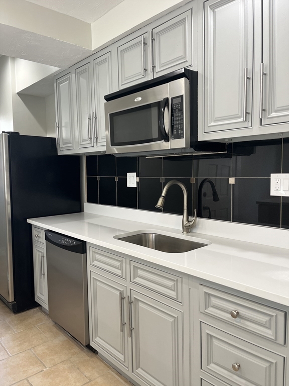 3 bed, 1 bath apartment for rent at 46 Floyd St Unit 2, Boston — photo 7 of 23
