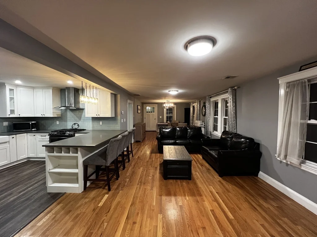 2 bed, 2 bath apartment for rent at 46 Franklin St Unit SF, Milton — photo 9 of 32