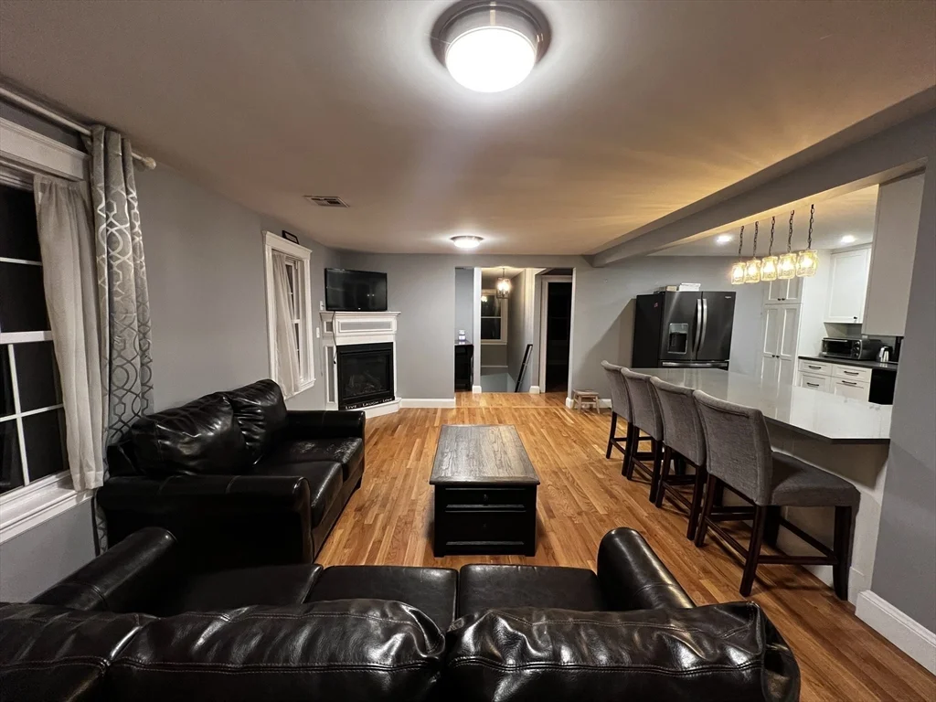 2 bed, 2 bath apartment for rent at 46 Franklin St Unit SF, Milton — photo 7 of 32