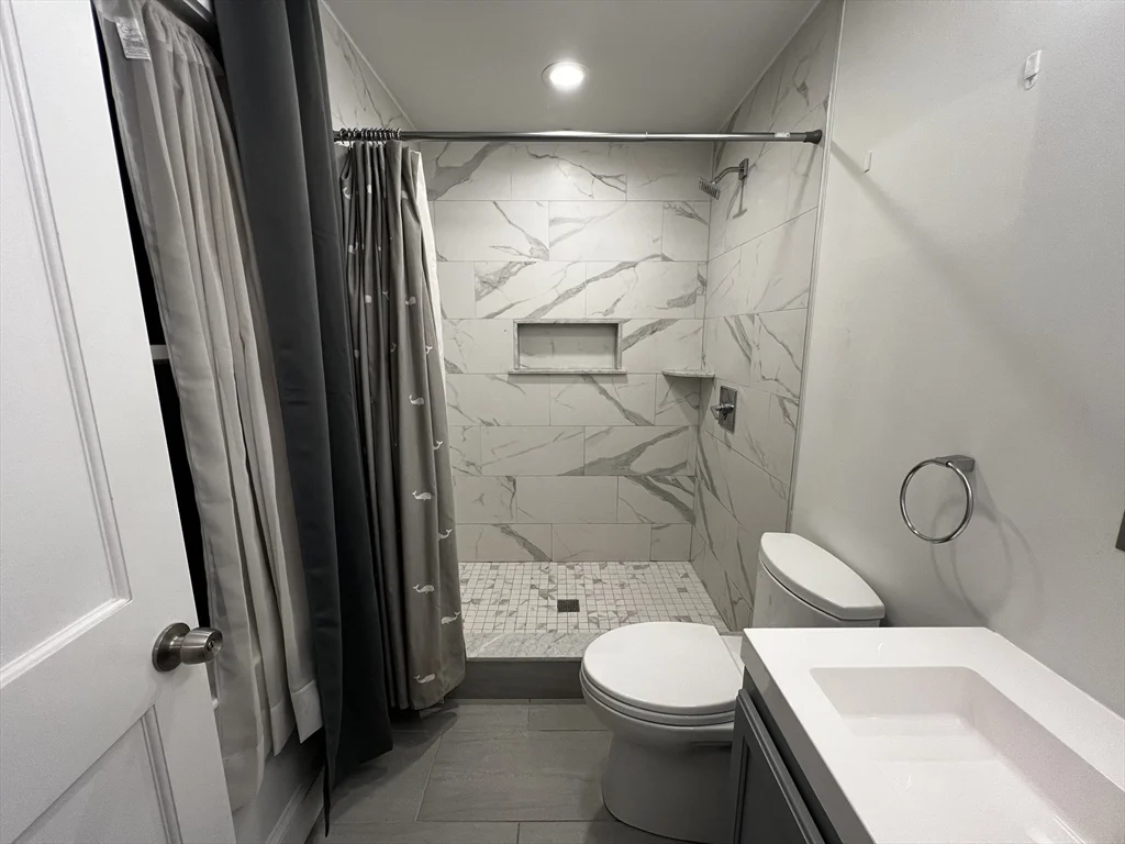 2 bed, 2 bath apartment for rent at 46 Franklin St Unit SF, Milton — photo 10 of 32