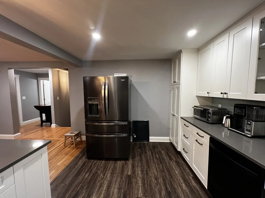 2 bed, 2 bath apartment for rent at 46 Franklin St Unit SF, Milton — photo 3 of 32
