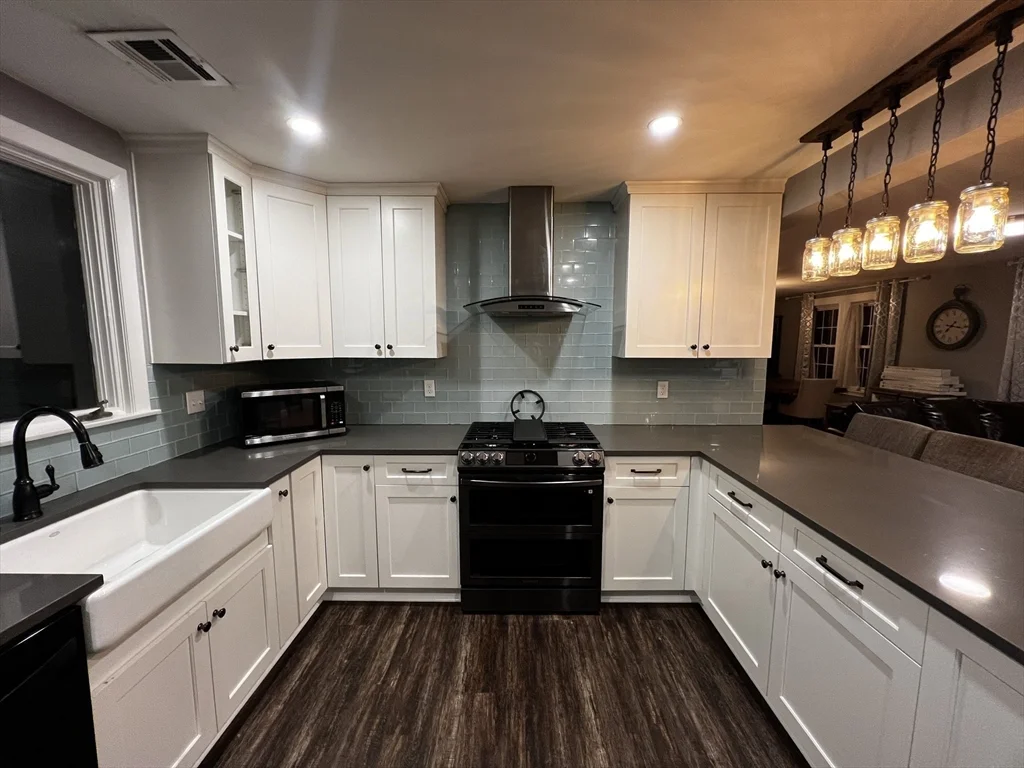2 bed, 2 bath apartment for rent at 46 Franklin St Unit SF, Milton — photo 2 of 32