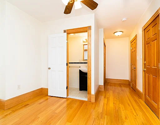 4 bed, 2.5 bath apartment for rent at 46 Garden St Unit 1, Beacon Hill — photo 6 of 16