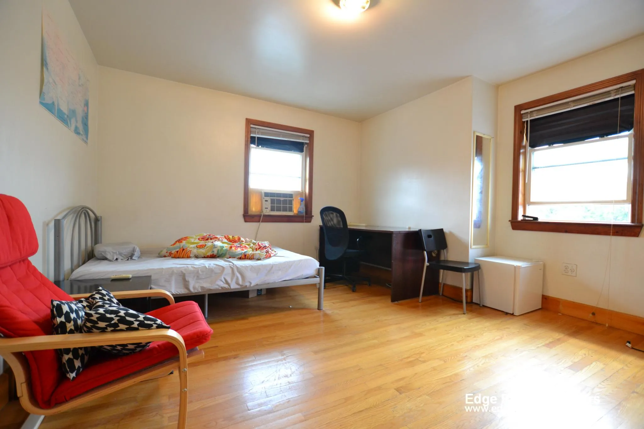 6 bed, 2 bath apartment for rent at 46 Gardner St Unit 2, Allston — photo 4 of 12