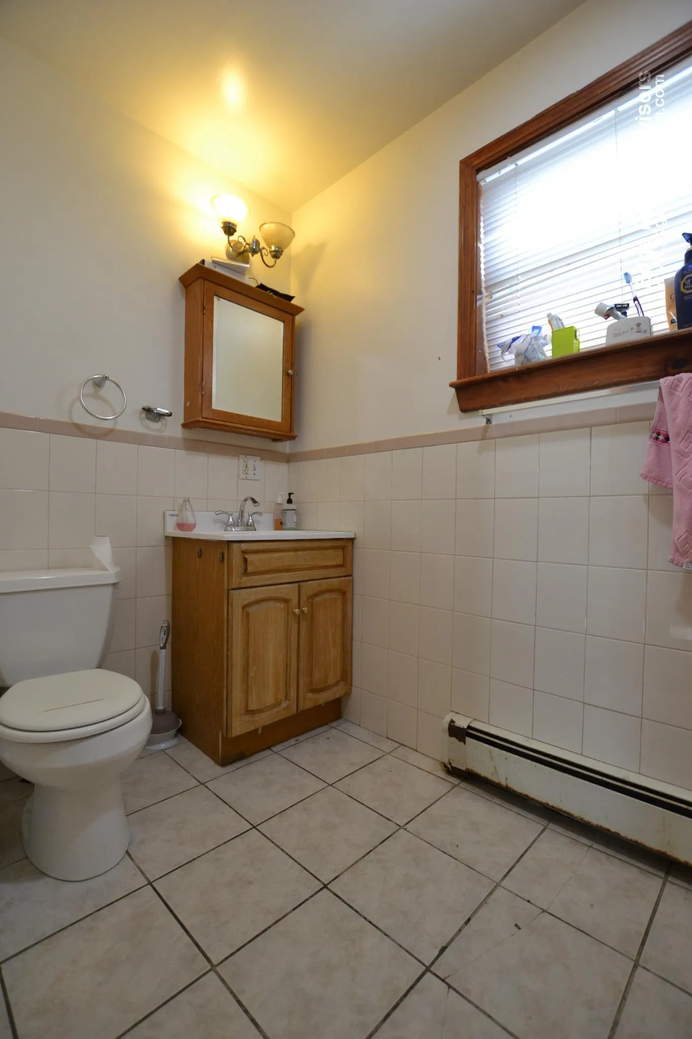 6 bed, 2 bath apartment for rent at 46 Gardner St Unit 2, Allston — photo 12 of 12