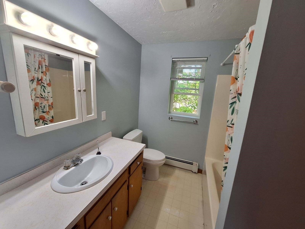 2 bed, 1 bath apartment for rent at 46 Glenn St, Three Rivers — photo 3 of 9