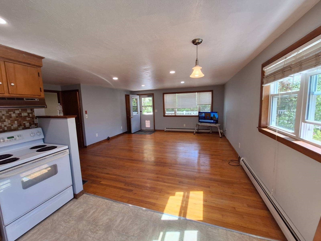 2 bed, 1 bath apartment for rent at 46 Glenn St, Three Rivers — photo 2 of 9