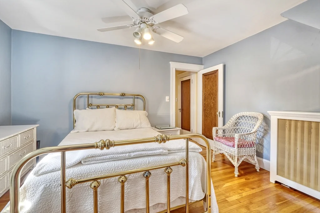 3 bed, 2 bath apartment for rent at 46 Goss Ave, Melrose — photo 27 of 40
