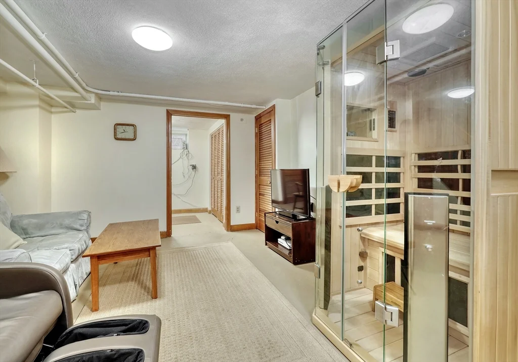 3 bed, 2 bath apartment for rent at 46 Goss Ave, Melrose — photo 30 of 40