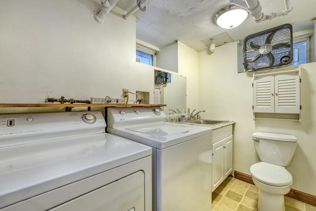 3 bed, 2 bath apartment for rent at 46 Goss Ave, Melrose — photo 34 of 40