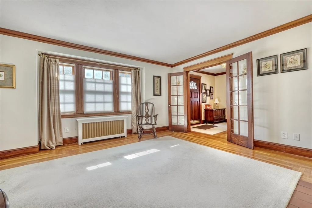 3 bed, 2 bath apartment for rent at 46 Goss Ave, Melrose — photo 4 of 40