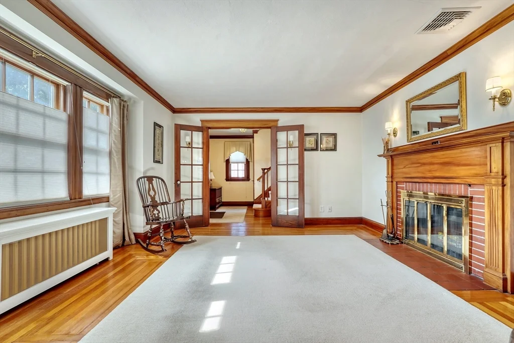 3 bed, 2 bath apartment for rent at 46 Goss Ave, Melrose — photo 5 of 40