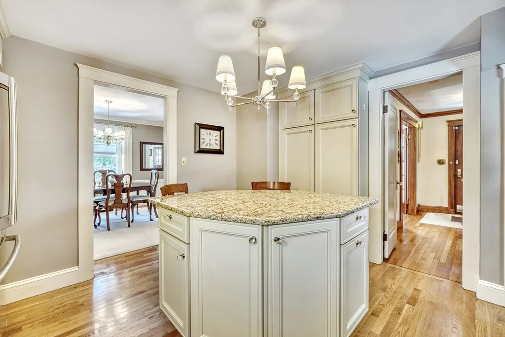 3 bed, 2 bath apartment for rent at 46 Goss Ave, Melrose — photo 14 of 40