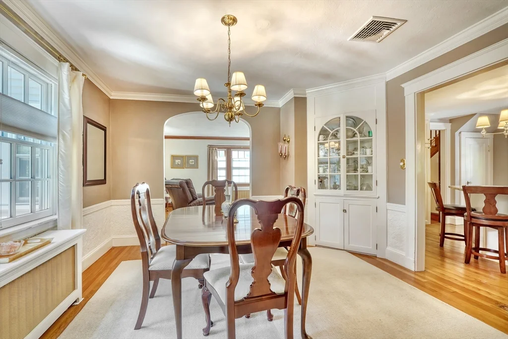3 bed, 2 bath apartment for rent at 46 Goss Ave, Melrose — photo 10 of 40