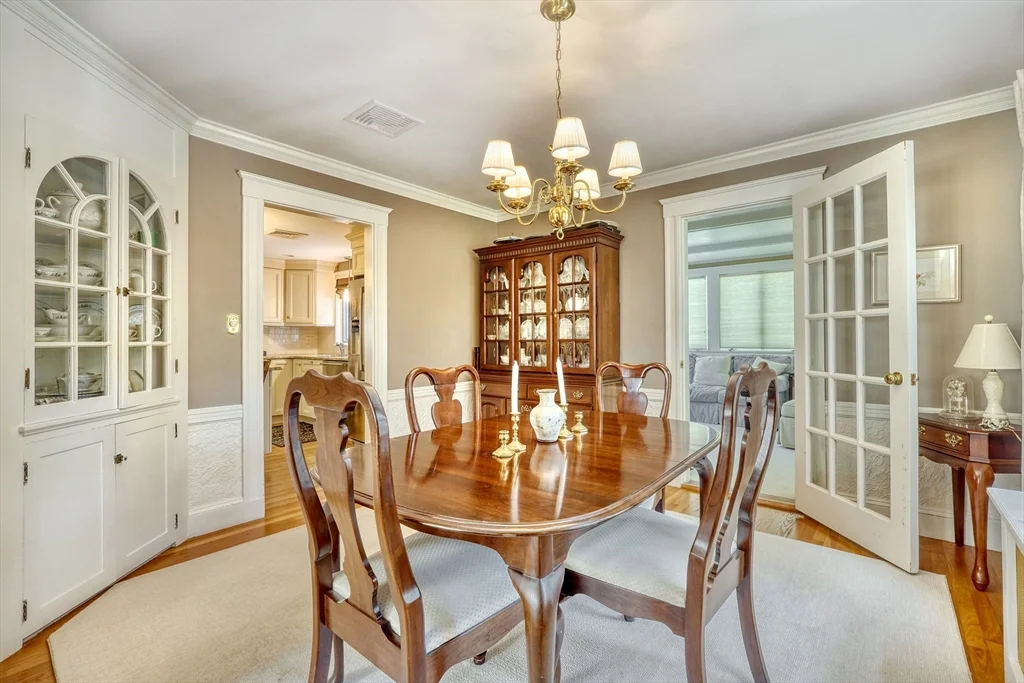 3 bed, 2 bath apartment for rent at 46 Goss Ave, Melrose — photo 8 of 40