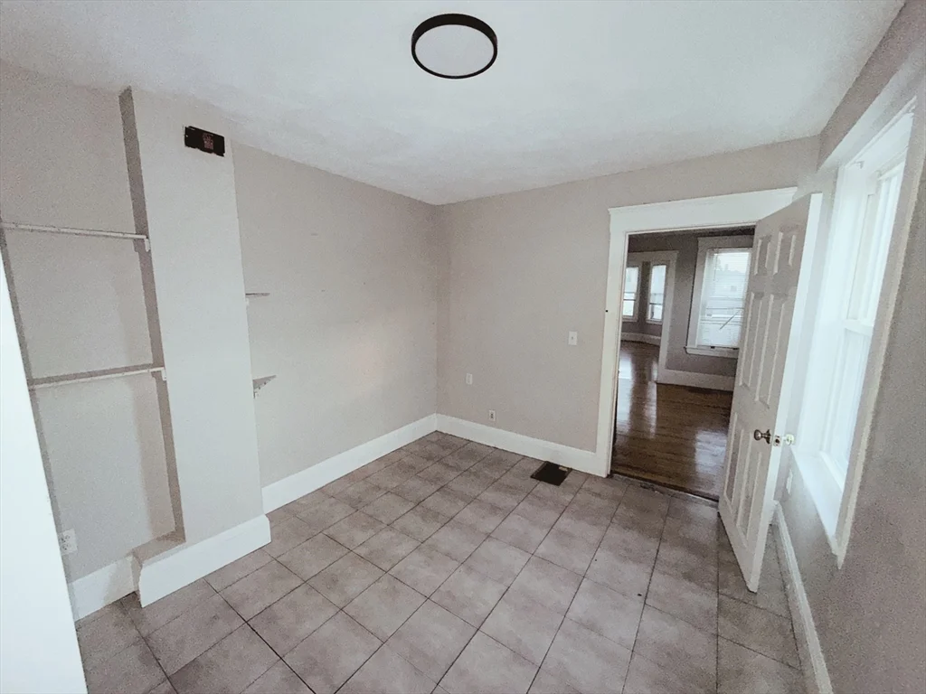 3 bed, 1 bath apartment for rent at 46 Grove St Unit 3, West Lynn — photo 5 of 9