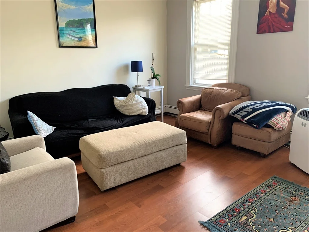 2 bed, 1 bath apartment for rent at 46 H St Unit 3, South Boston