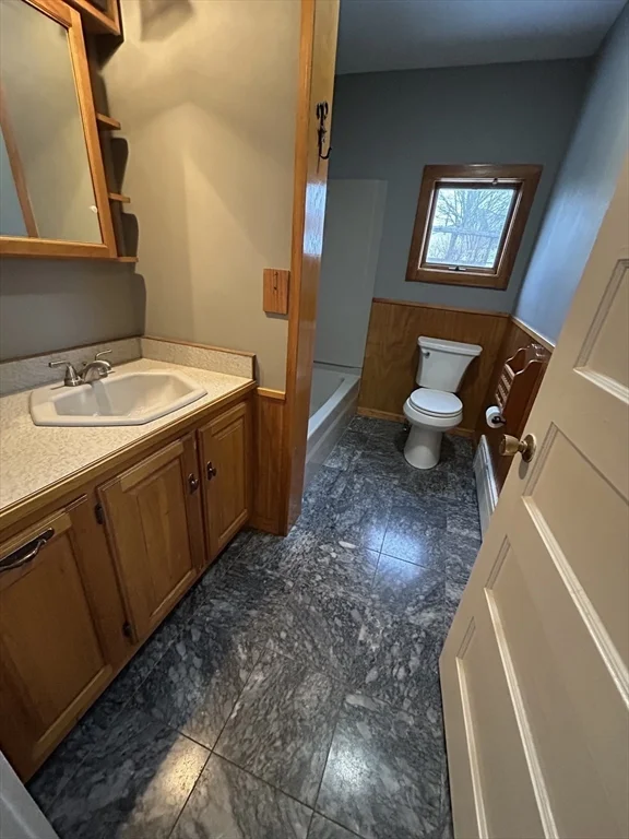 3 bed, 1 bath apartment for rent at 46 Hambly Unit 1, Fall River — photo 2 of 6