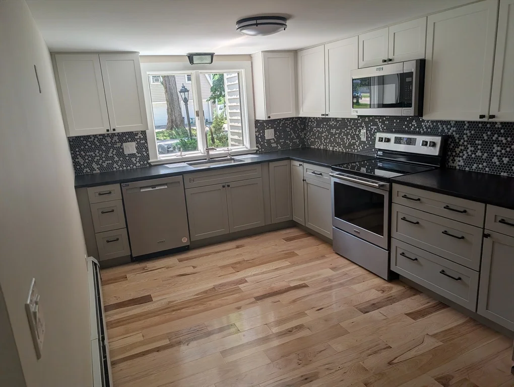 3 bed, 2 bath apartment for rent at 46 Hammond, Rowley — photo 4 of 12