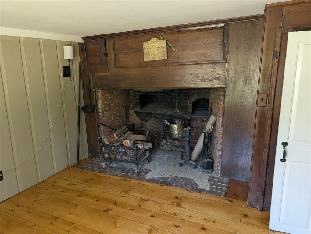3 bed, 2 bath apartment for rent at 46 Hammond, Rowley — photo 3 of 12