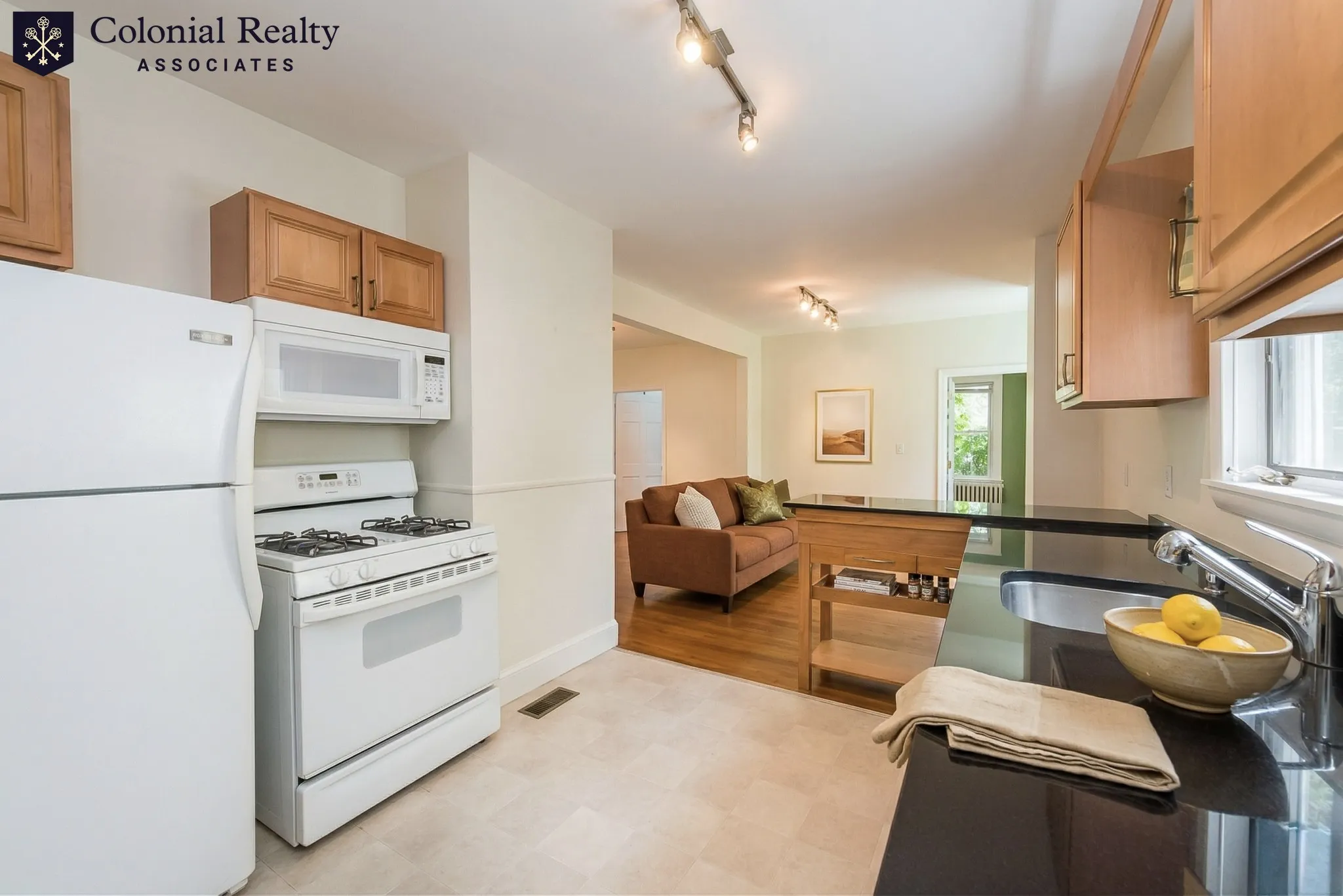 4 bed, 2 bath apartment for rent at 46 Hobson St Unit 1, Brighton — photo 11 of 17