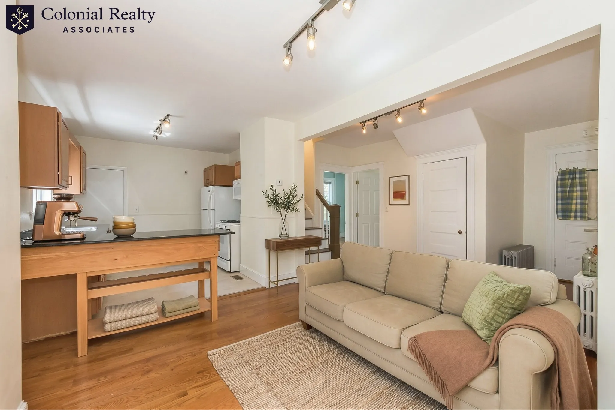 4 bed, 2 bath apartment for rent at 46 Hobson St Unit 1, Brighton — photo 9 of 17