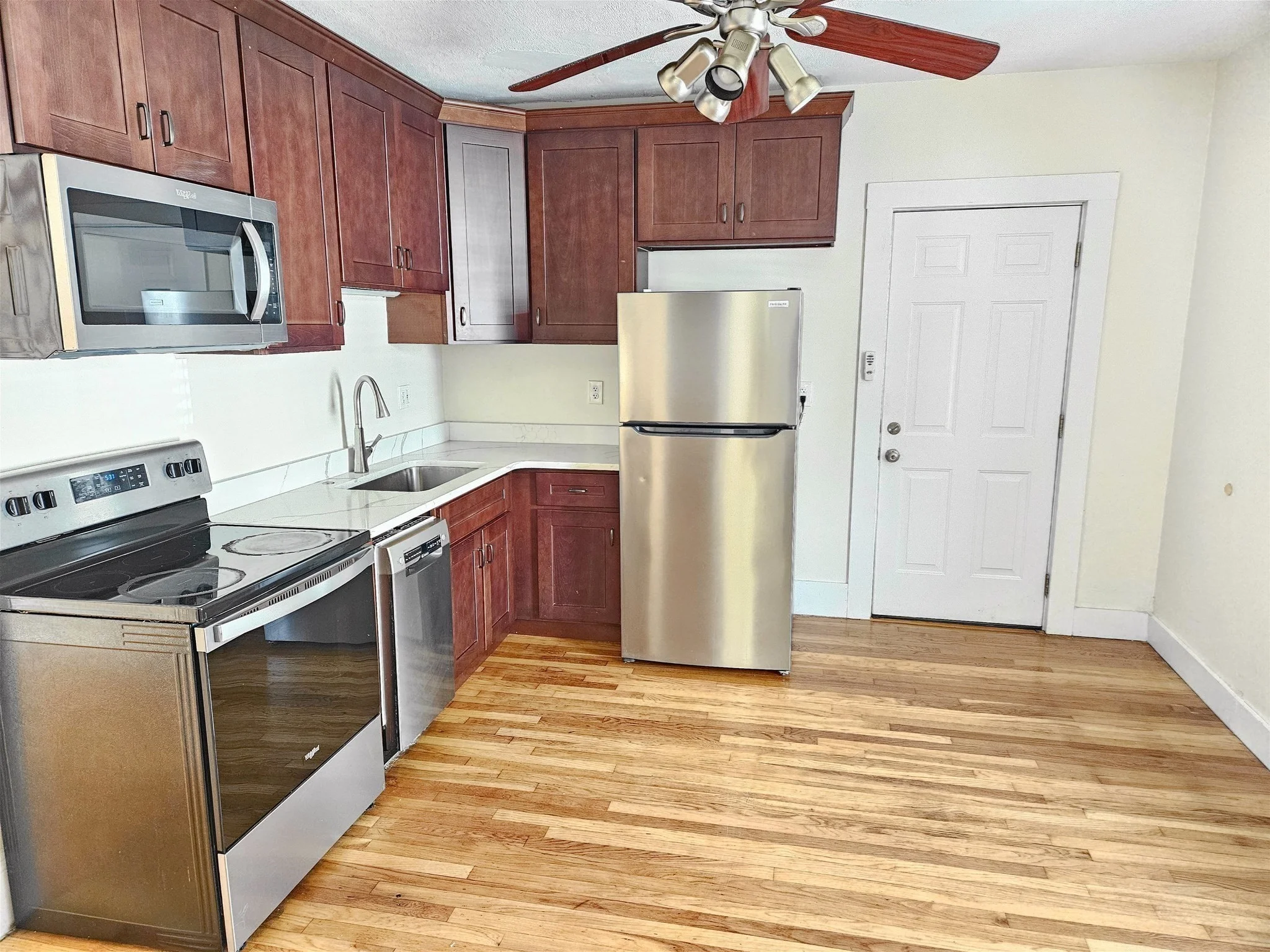 3 bed, 2 bath apartment for rent at 46 Home St Unit 2, Malden — photo 4 of 21