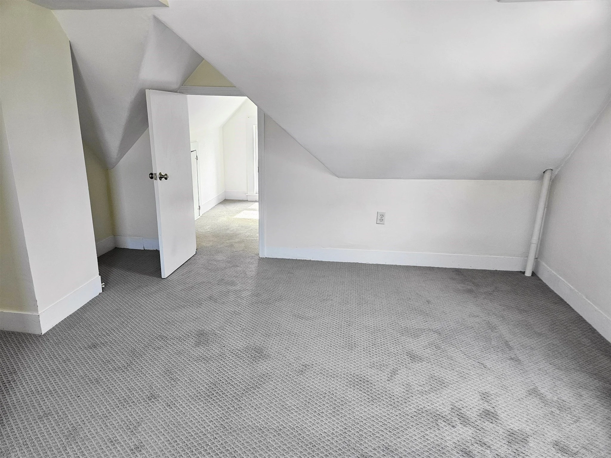 3 bed, 2 bath apartment for rent at 46 Home St Unit 2, Malden — photo 18 of 21