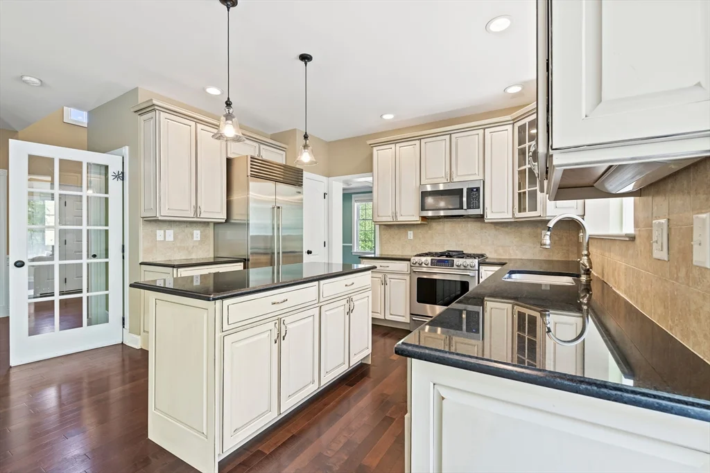5 bed, 4+ bath apartment for rent at 46 Hound Pack Cir, Walpole — photo 12 of 42