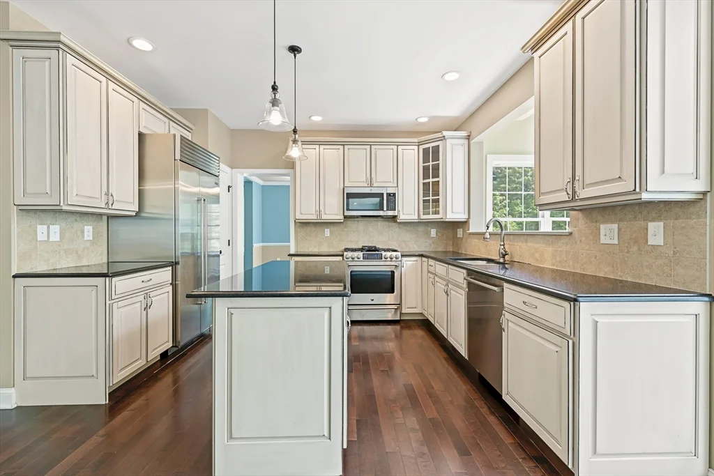 5 bed, 4+ bath apartment for rent at 46 Hound Pack Cir, Walpole — photo 11 of 42