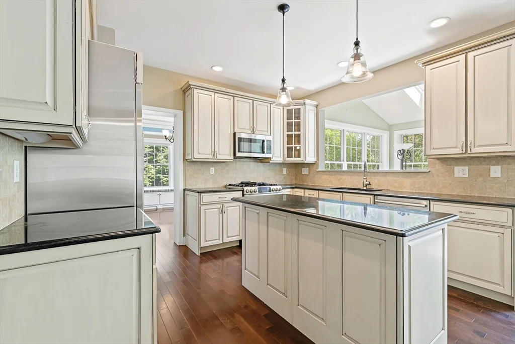 5 bed, 4+ bath apartment for rent at 46 Hound Pack Cir, Walpole — photo 13 of 42