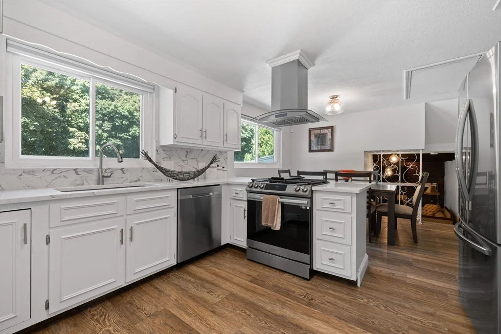 4 bed, 2 bath apartment for rent at 46 Juniper Dr, Saugus — photo 3 of 30