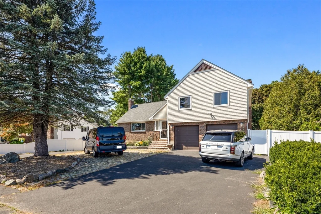4 bed, 2 bath apartment for rent at 46 Juniper Dr, Saugus — photo 1 of 30