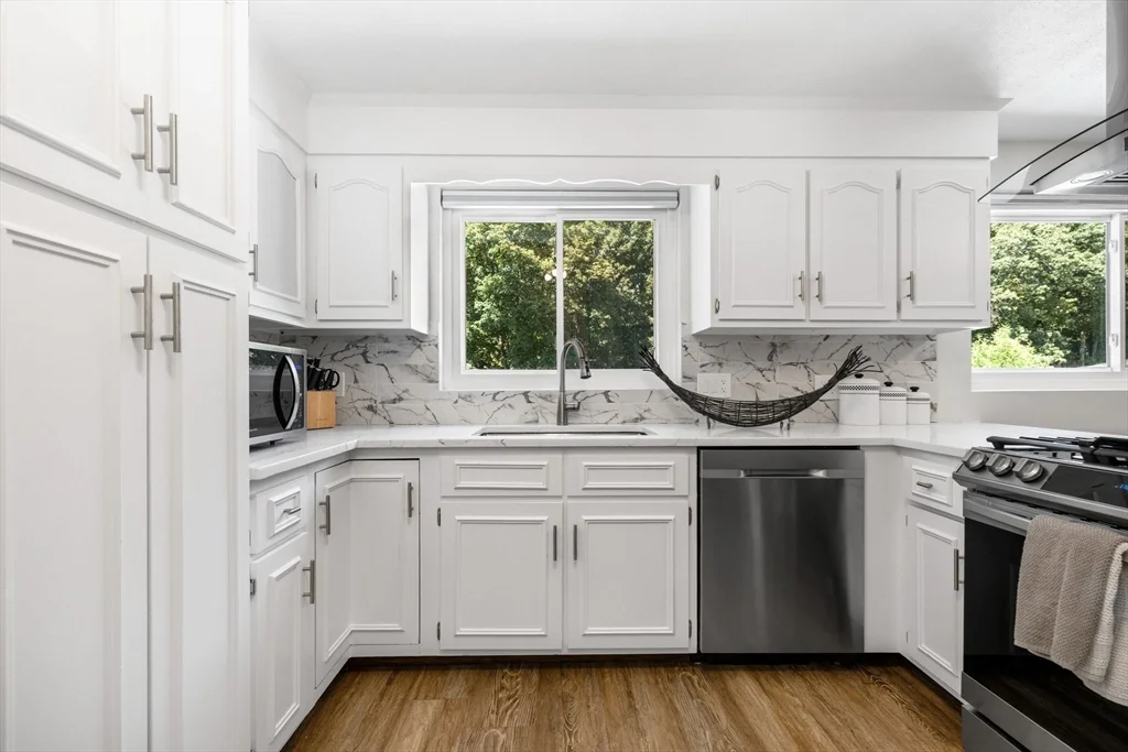 4 bed, 2 bath apartment for rent at 46 Juniper Dr, Saugus — photo 4 of 30