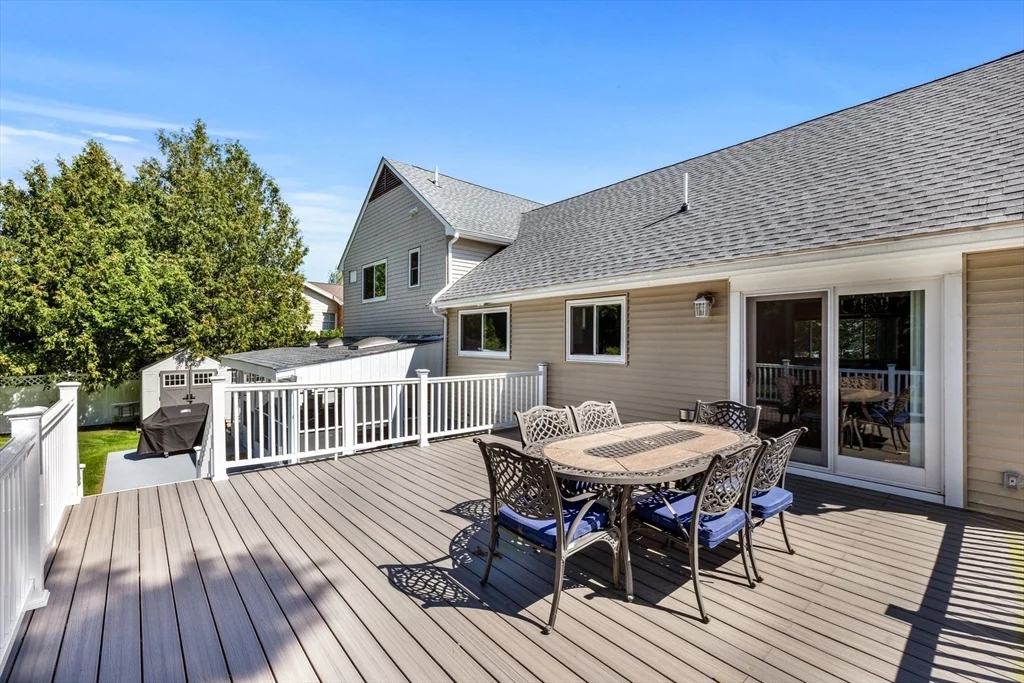 4 bed, 2 bath apartment for rent at 46 Juniper Dr, Saugus — photo 11 of 30