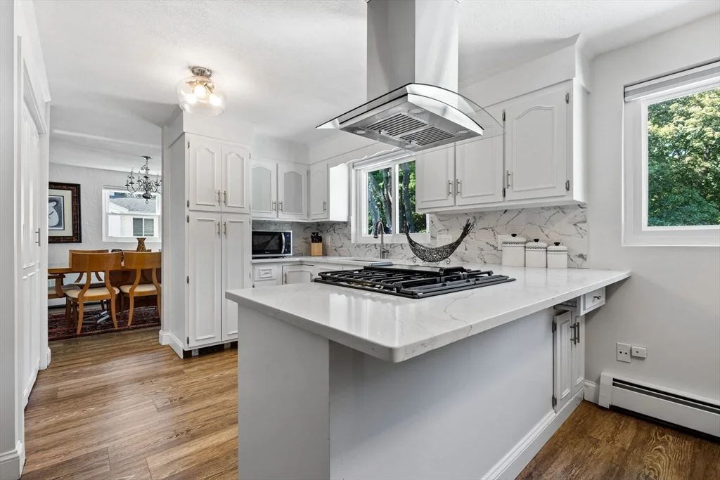 4 bed, 2 bath apartment for rent at 46 Juniper Dr, Saugus — photo 6 of 30